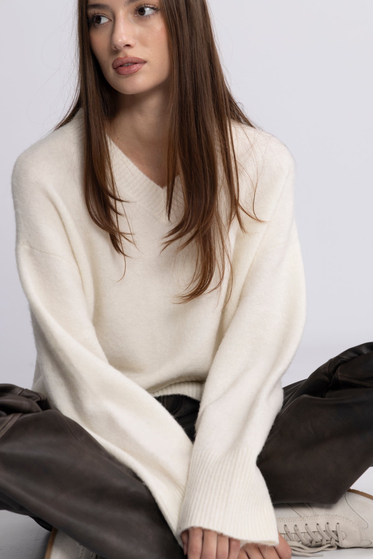 Lina Wool V-Neck Knit Sweater - Off White
