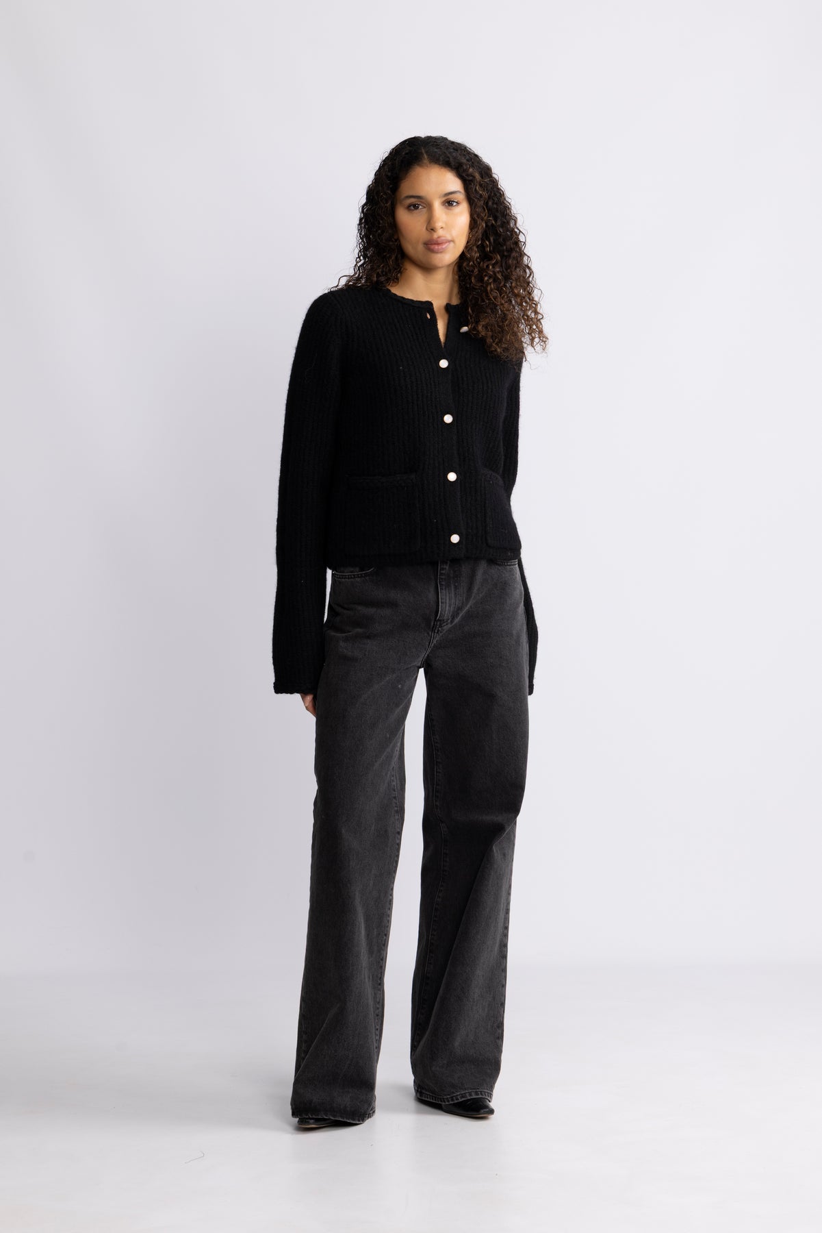 Yasemilie Ls Knit Cardigan - Black Gold Buttons