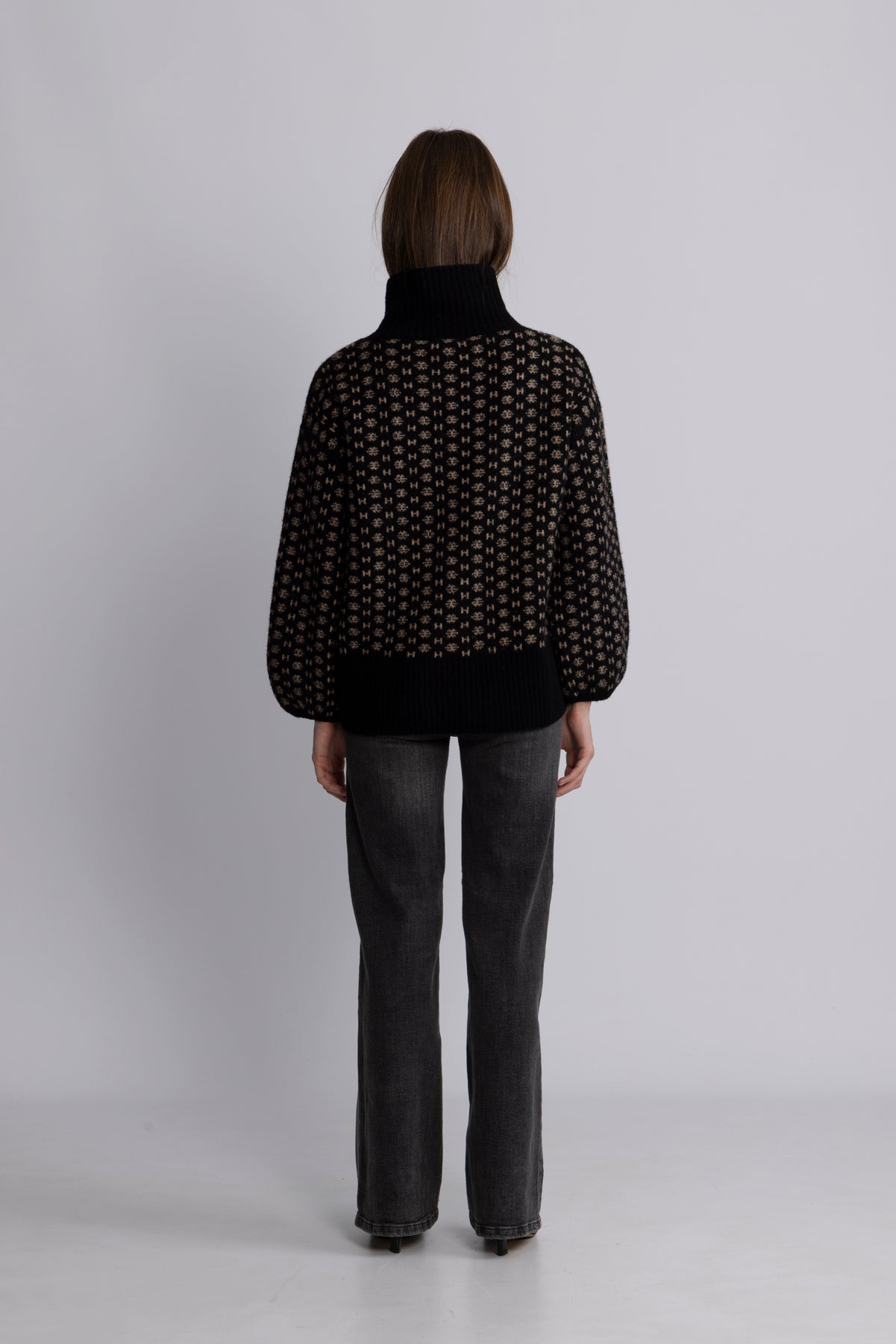 Logo Sweater - Jet Black