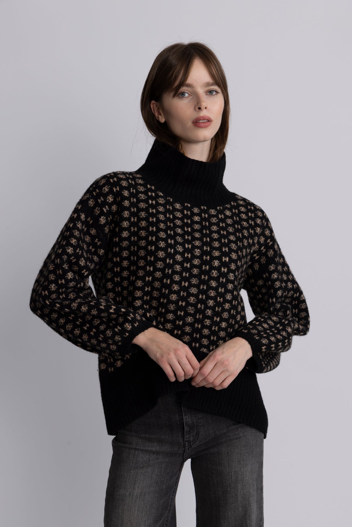 Logo Sweater - Jet Black