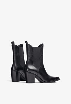 Maeda - Black