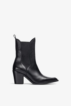 Maeda - Black