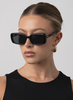 Daisy - Black/Smoke