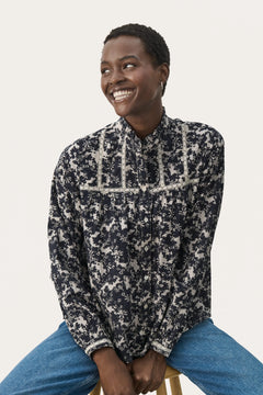LeoluPW SH - Dark Navy Contrast Flower