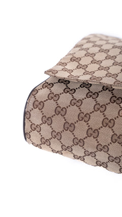 Gucci Gg Supreme Messenger Bag - Beige