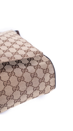 Gucci Gg Supreme Messenger Bag - Beige