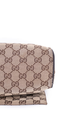 Gucci Gg Supreme Messenger Bag - Beige
