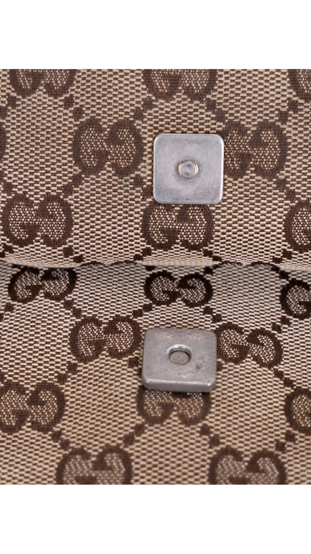 Gucci Gg Supreme Messenger Bag - Beige