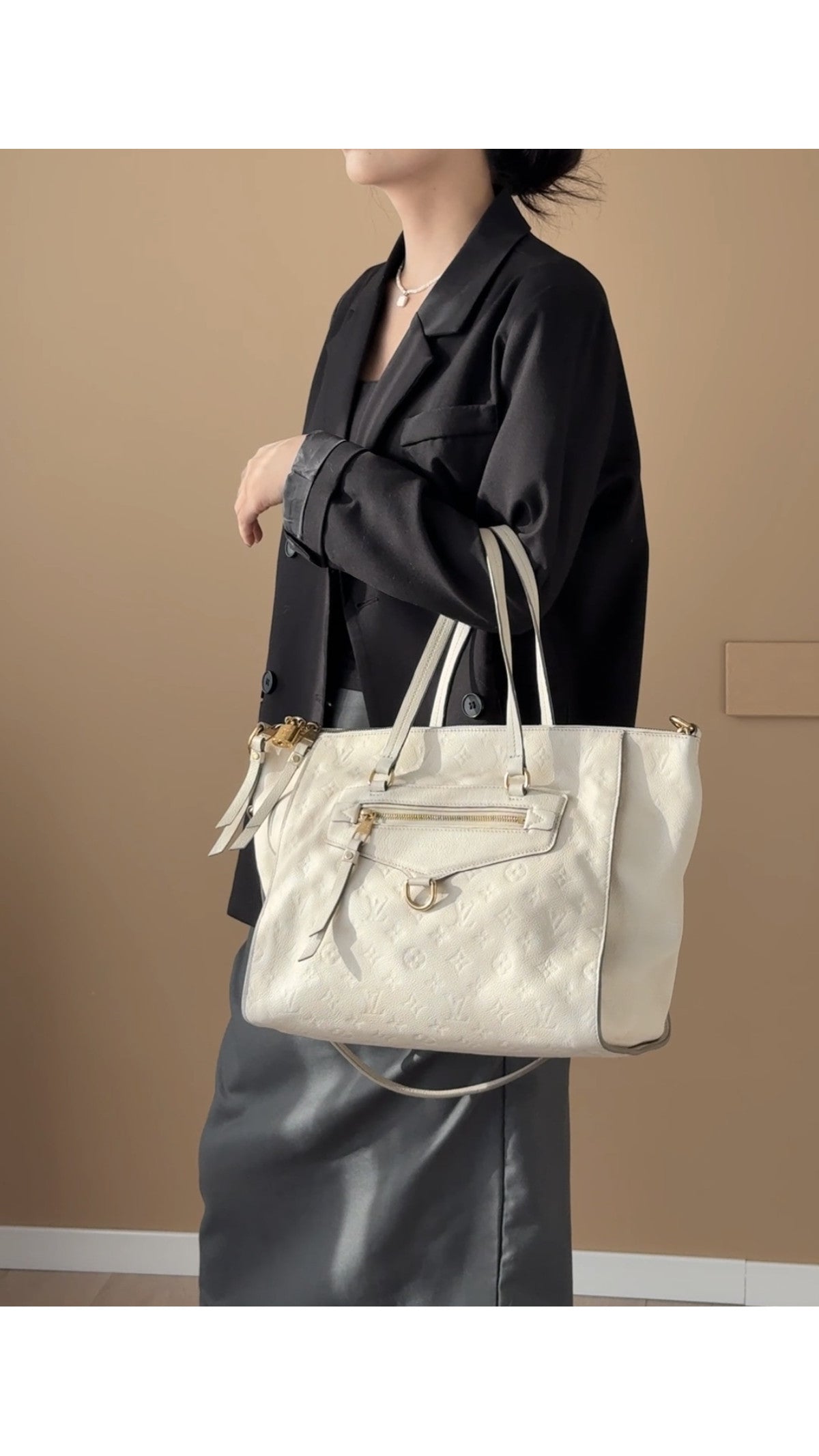 Louis Vuitton Empreinte Lumineuse Tote Bag - Cream