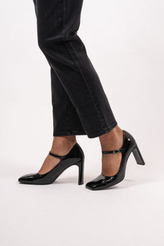 A5582 - Black Naplack
