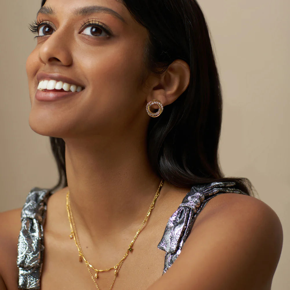 Interlocking Pave Open Circle Stud Earrings - Pale Gold