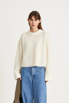 Niclas Short Sweater - White