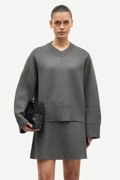 Salula V-Neck - Dark Grey