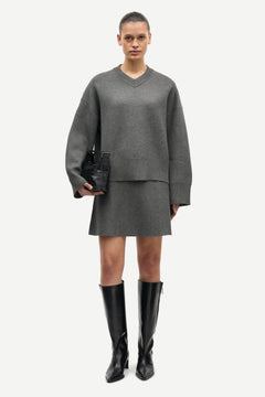 Salula V-Neck - Dark Grey