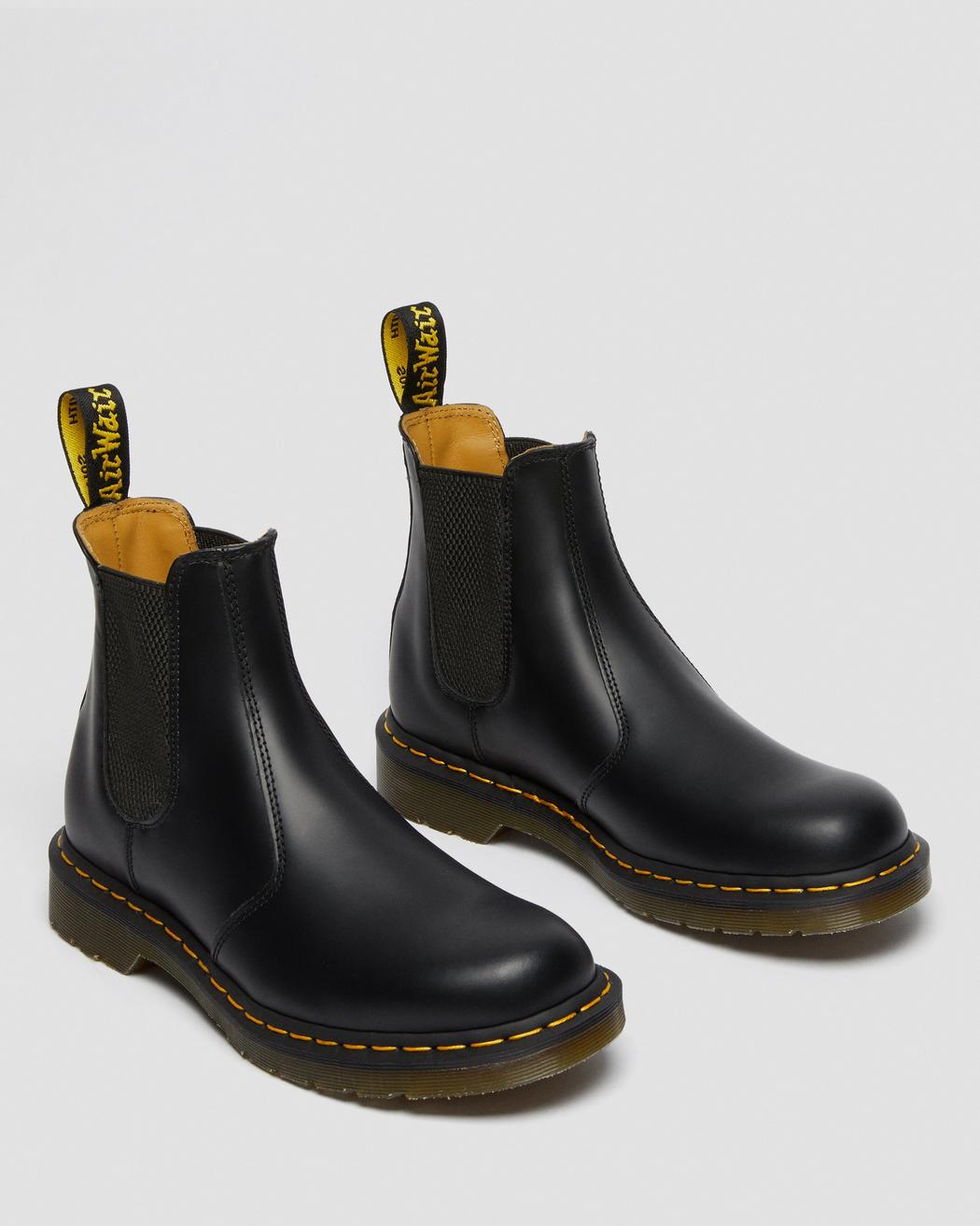 2976 Yellow Stitch Smooth Leather Chelsea Boots - Black Vintage