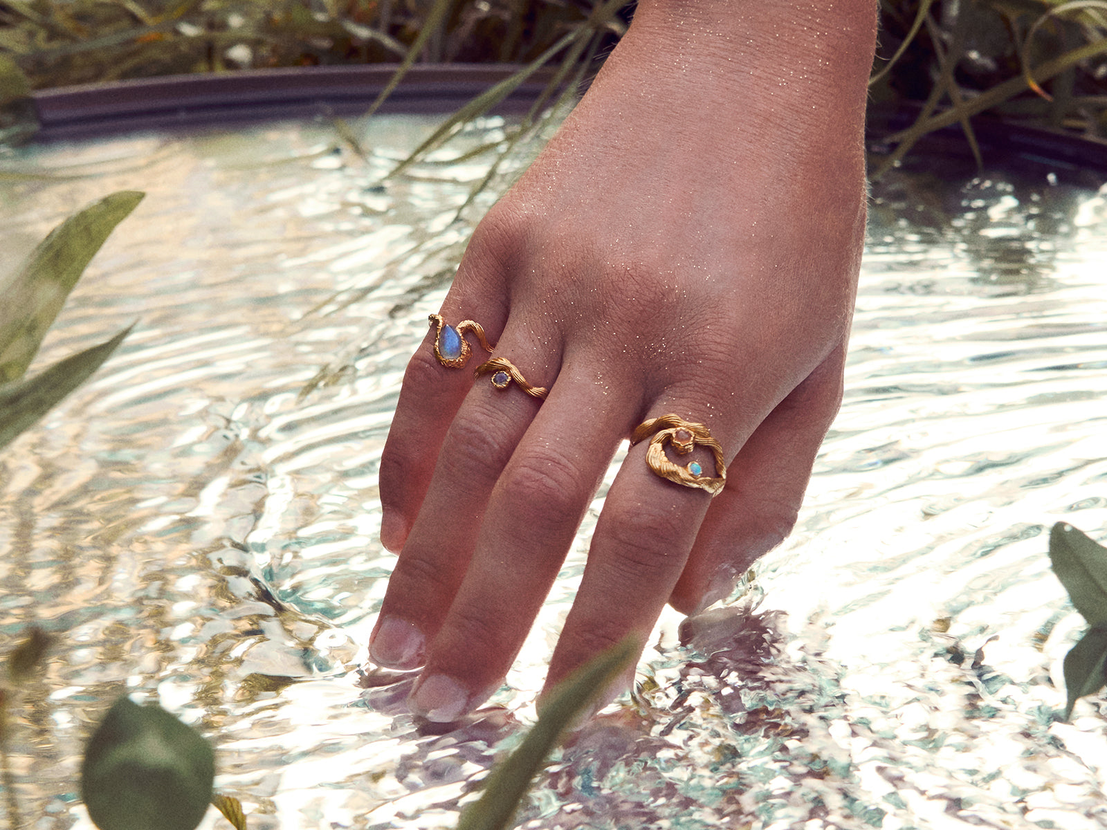 Curl Ring - Gold - Maanesten - Tilbehør - VILLOID.no