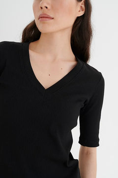 DagnaIW V T-Shirt - Black