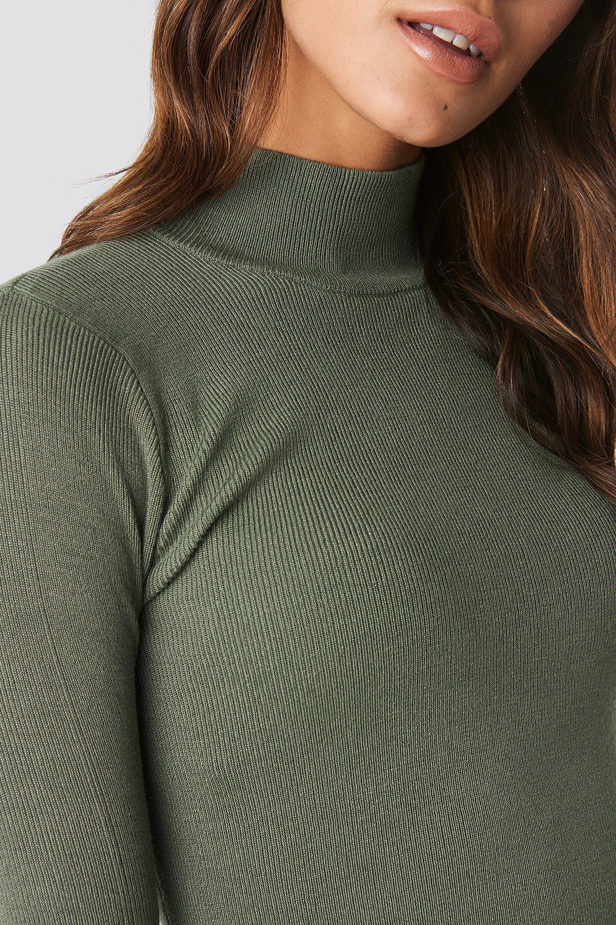 Ribbed Polo Knitted Sweater - Khaki Green - NA-KD - Gensere - VILLOID.no