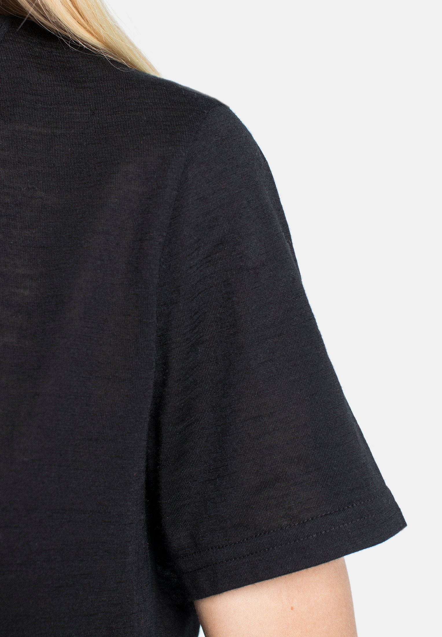 Wool Wide T-shirt - Black - Pierre Robert x Jenny Skavlan - T-skjorter & Topper - VILLOID.no