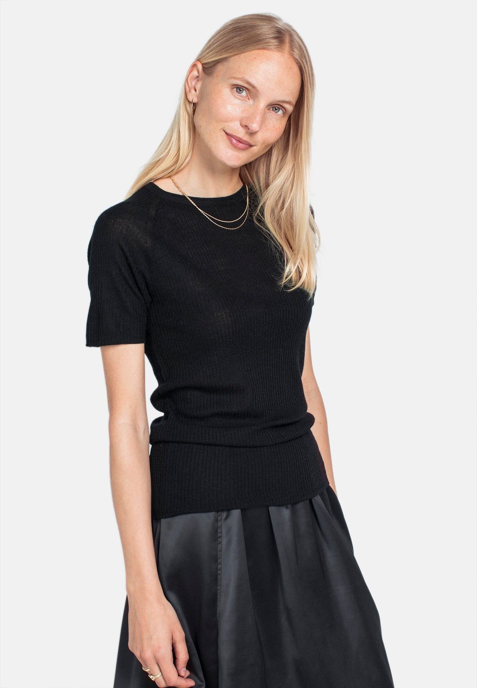 Wool Wide T-shirt - Black - Pierre Robert x Jenny Skavlan - T-skjorter & Topper - VILLOID.no