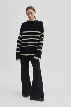 Ovalis Knit T-Neck - Black