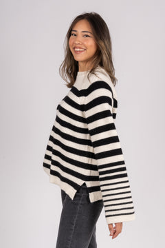 Matea Knit O-Neck - Black