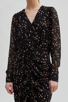 Mild Fitted Dress - Black
