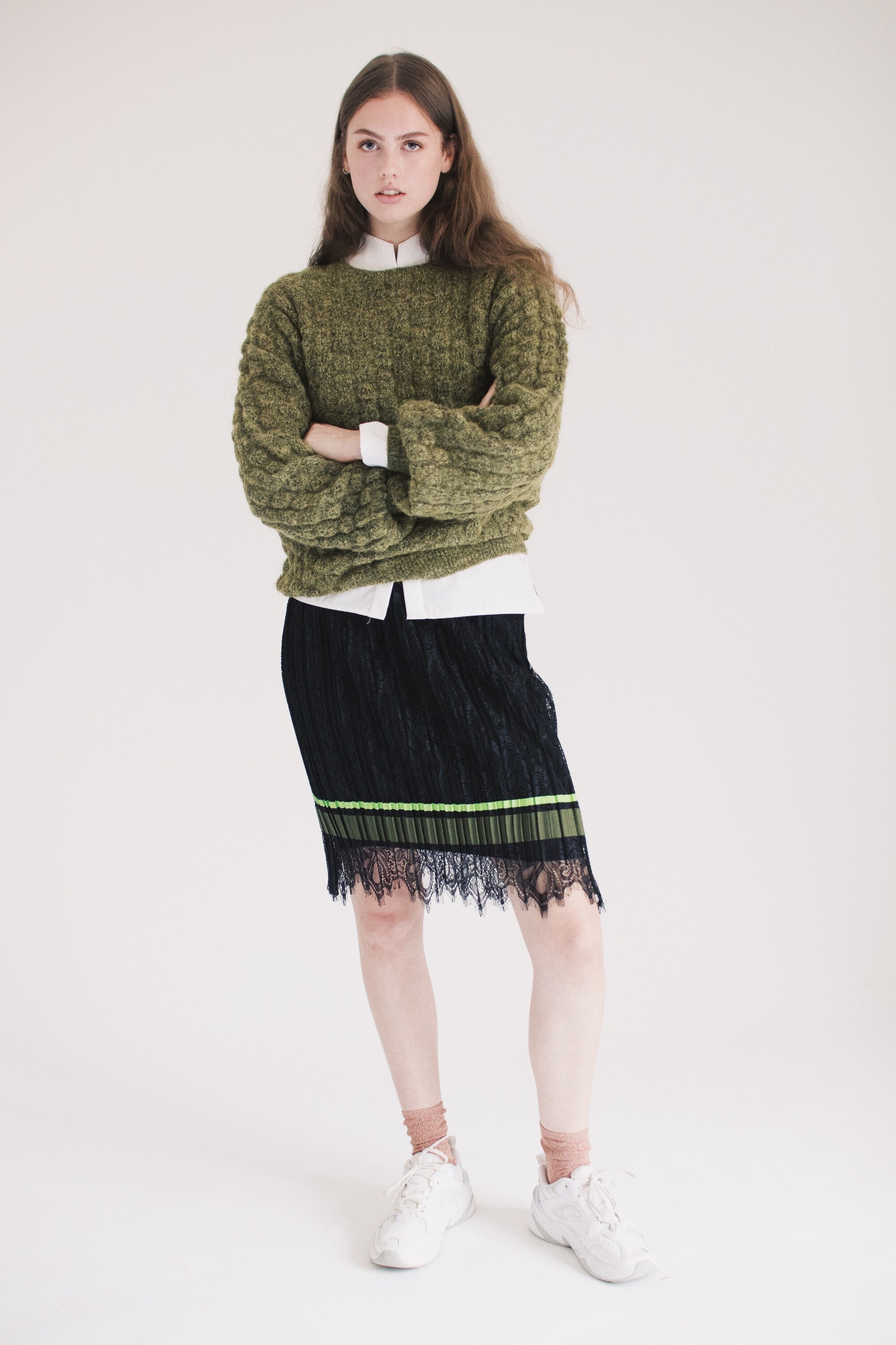 Lace Pleated Skirt - Black - MAUD - Skjørt - VILLOID.no