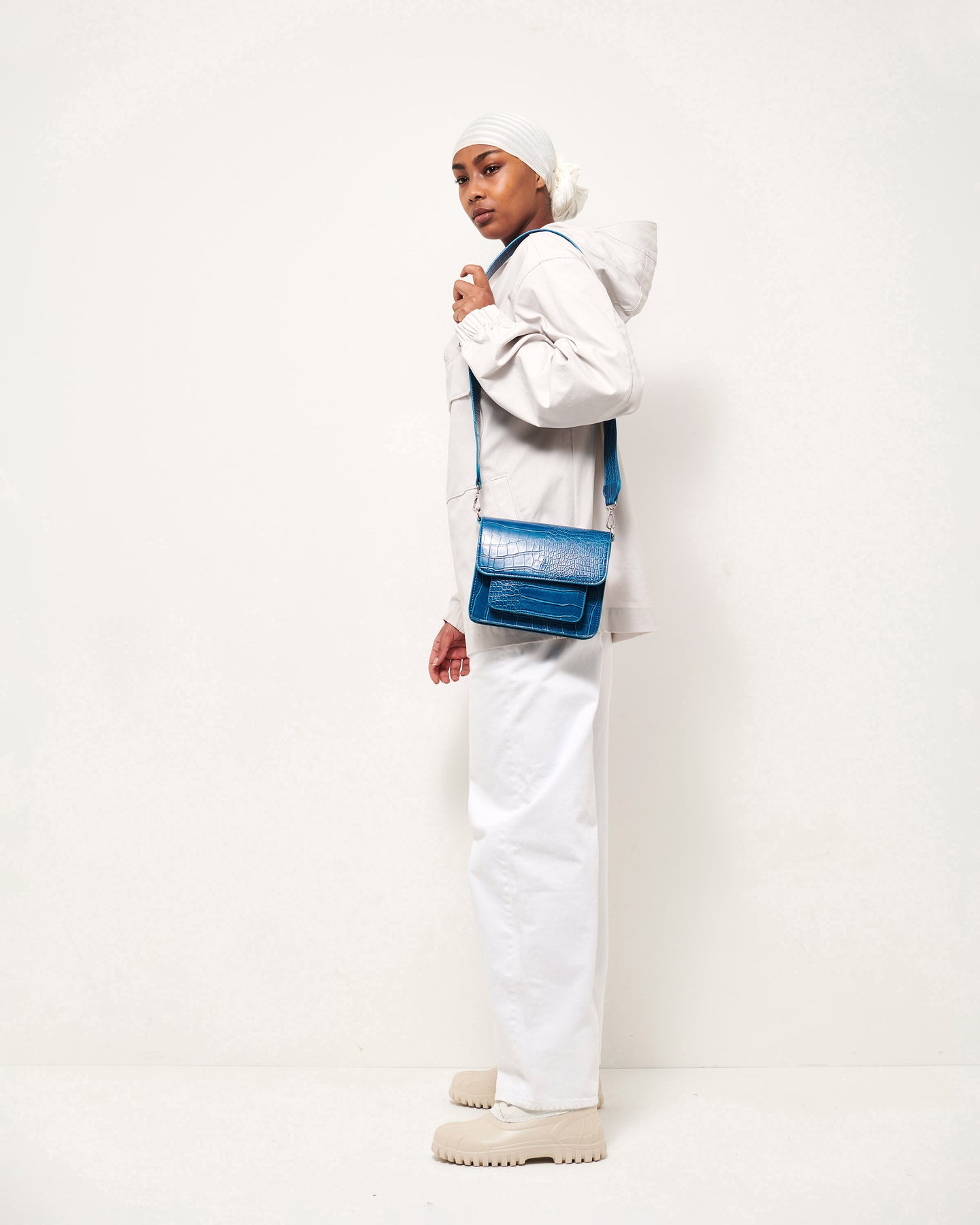 Hvisk cayman pocket clearance dusty blue