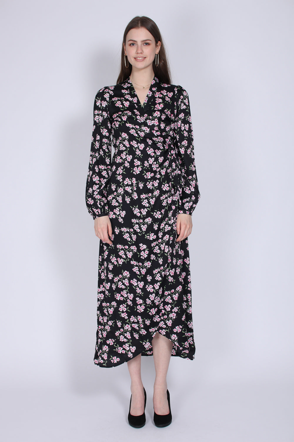 Shiny Midi Wrap Dress - Apple Blossom - ByTimo - Kjoler - VILLOID.no