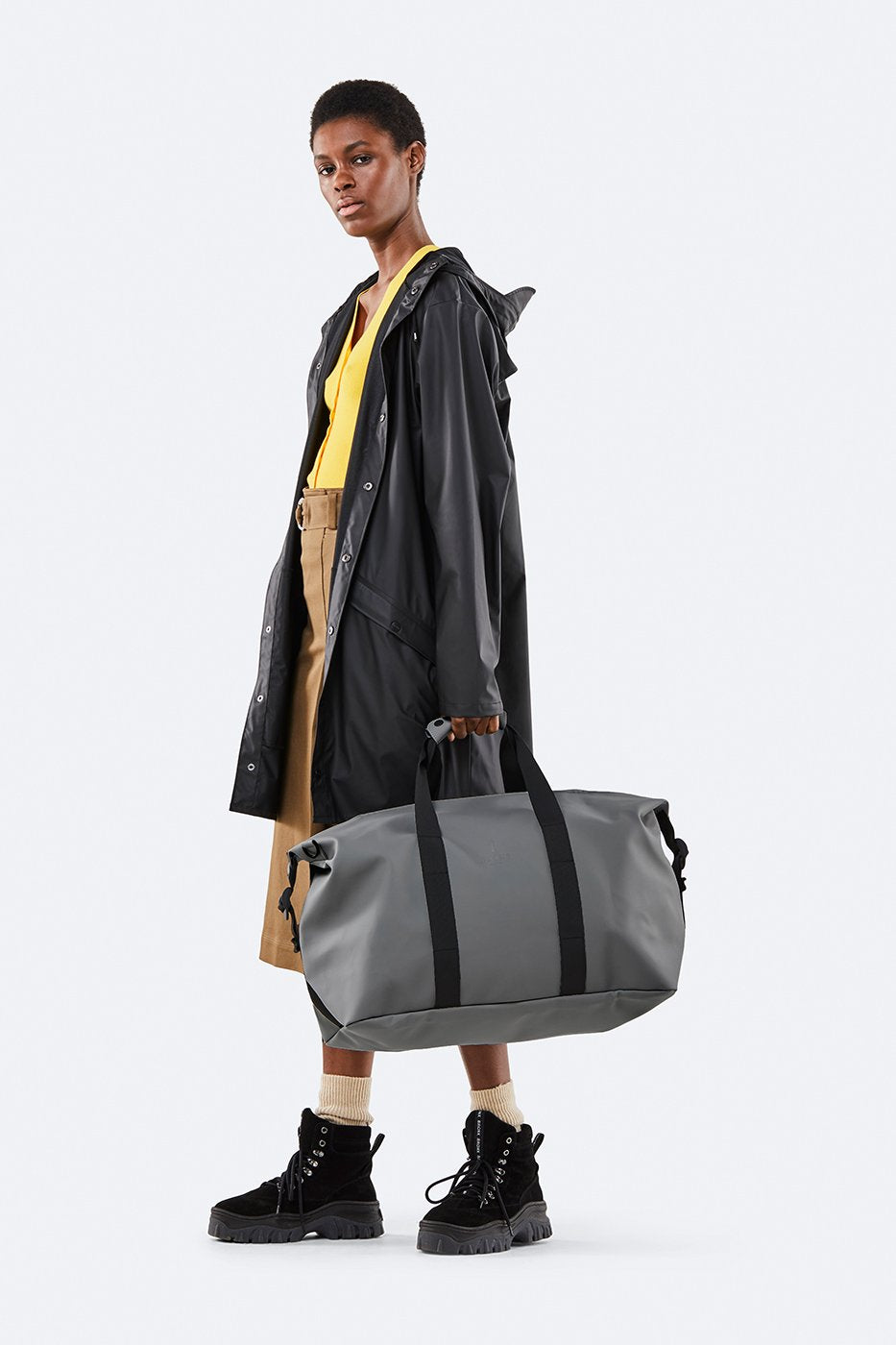 Weekend Duffel Bag - Charcoal - Rains - Tilbehør - VILLOID.no
