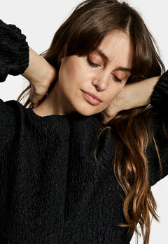 Gia O-Neck Dress - Black