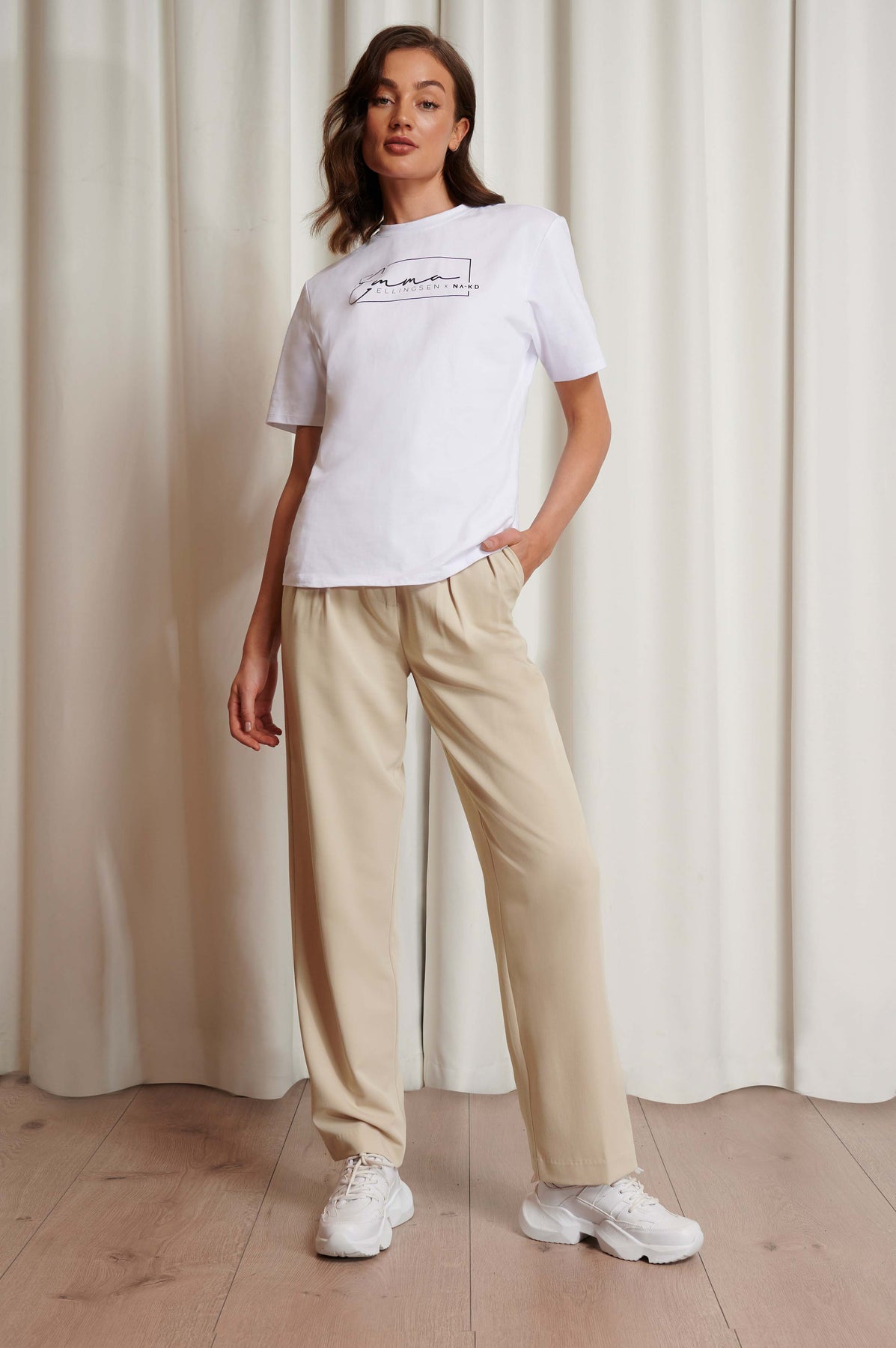 Emma Printed Tee - White - Emma Ellingsen - T-skjorter & Topper - VILLOID.no