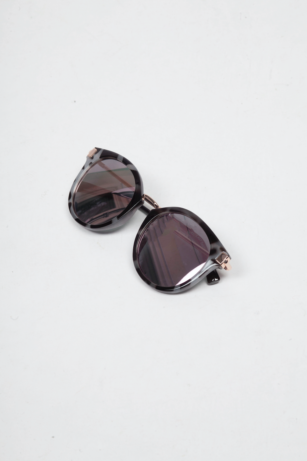 Last Dance - White - Le Specs - Tilbehør - VILLOID.no