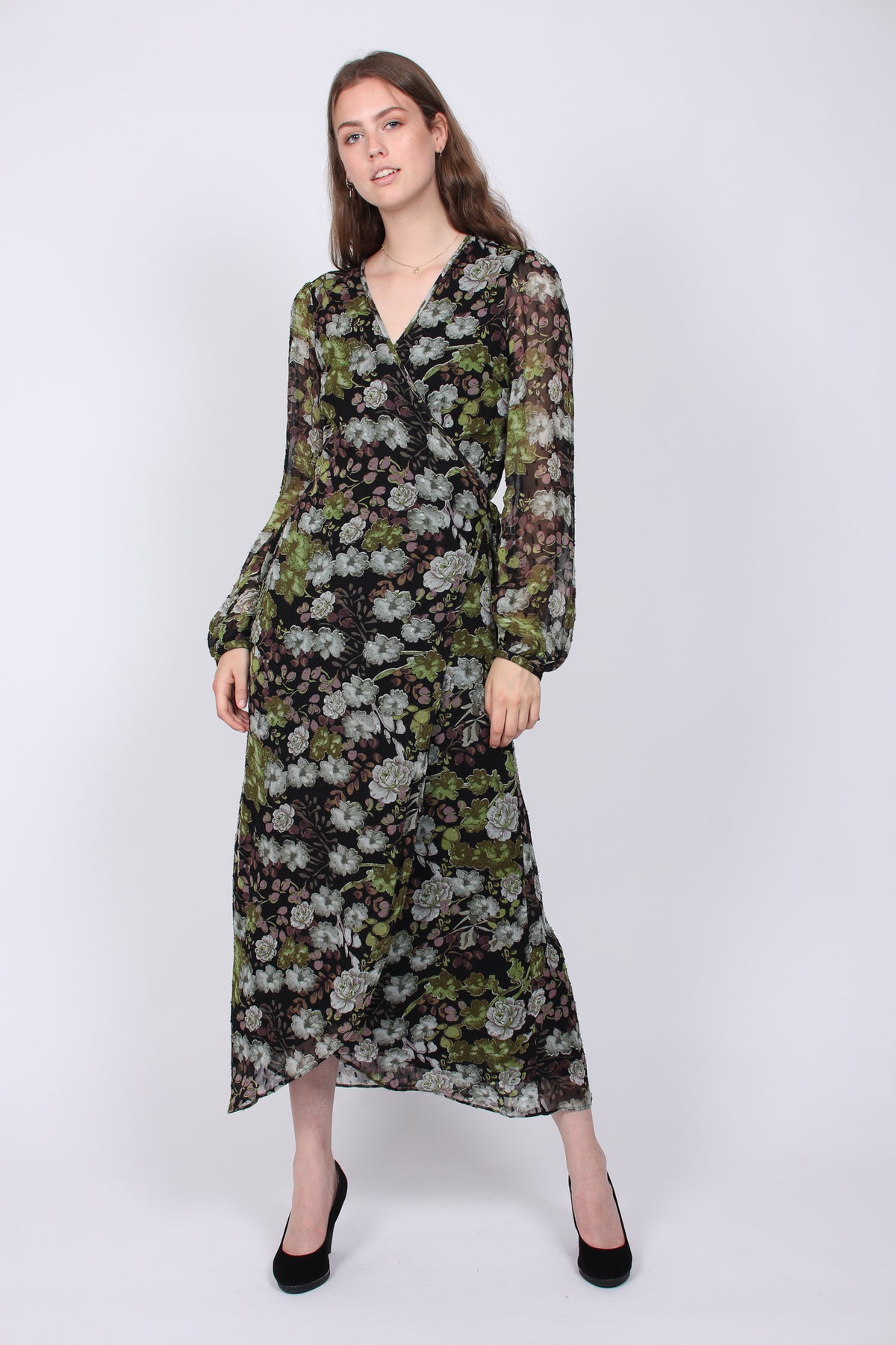 Delicate Wrap Dress - Green Garden - ByTimo - Kjoler - VILLOID.no