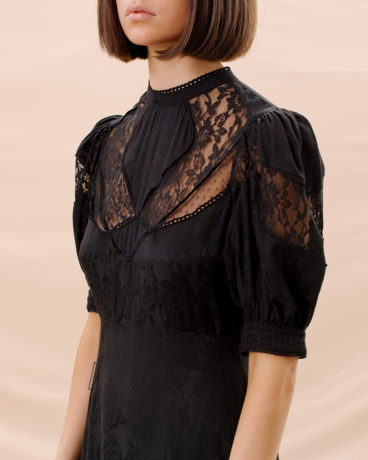 Jaquard Lace Mini Dress - Black - ByTimo - Kjoler - VILLOID.no