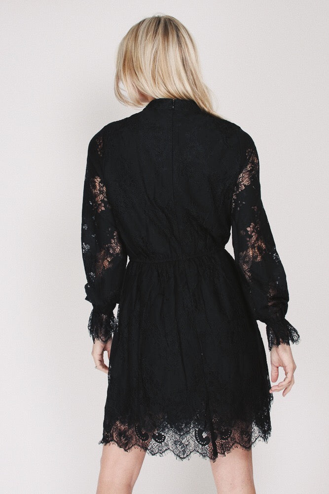 Short lace dress - Black - MAUD - Kjoler - VILLOID.no