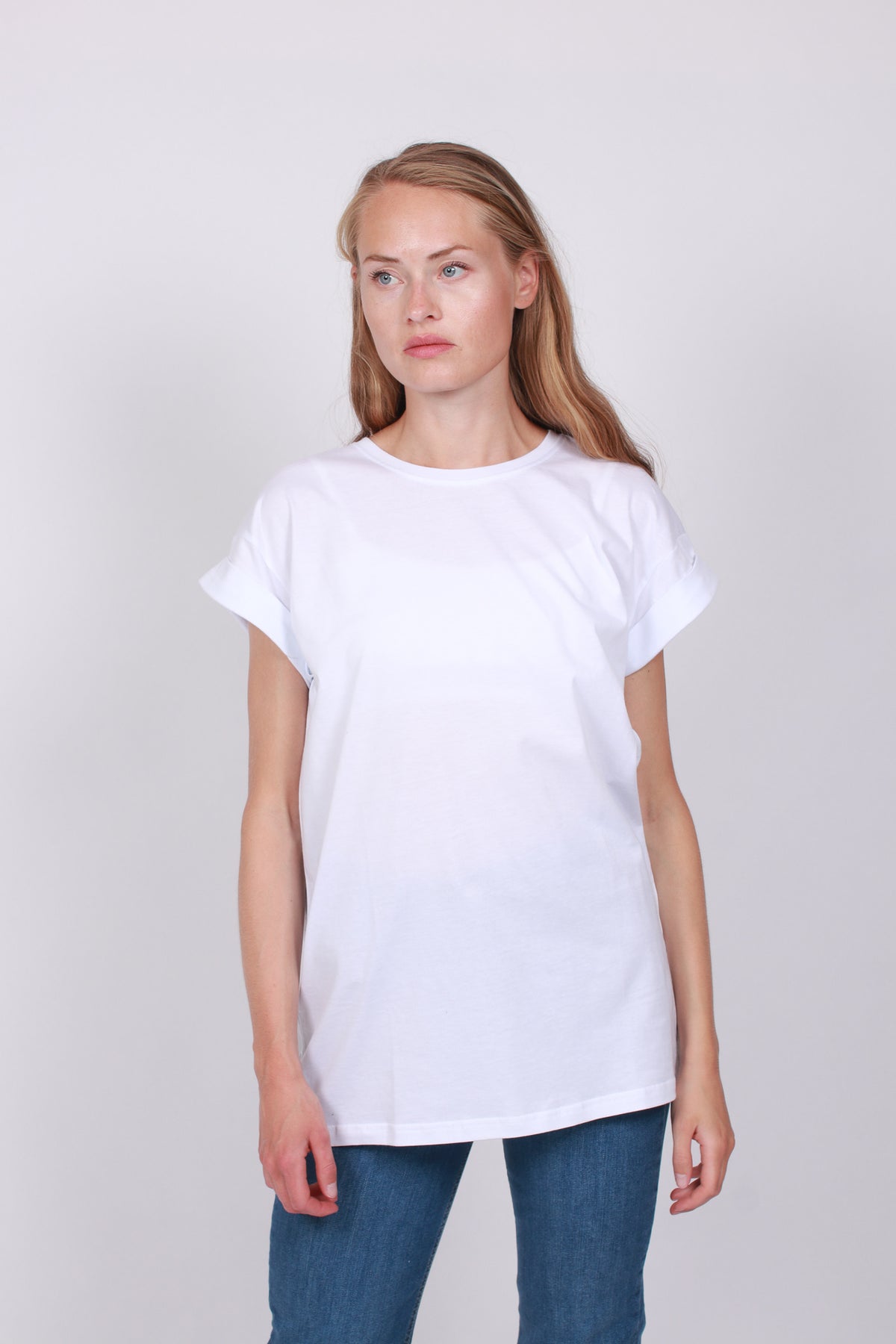 Alva Plain Tee - White - Moss Copenhagen - T-skjorter & Topper - VILLOID.no