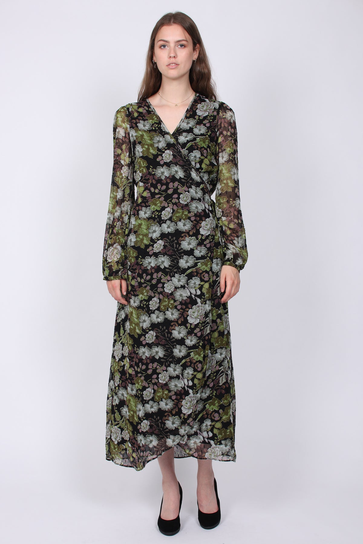 Delicate Wrap Dress - Green Garden - ByTimo - Kjoler - VILLOID.no