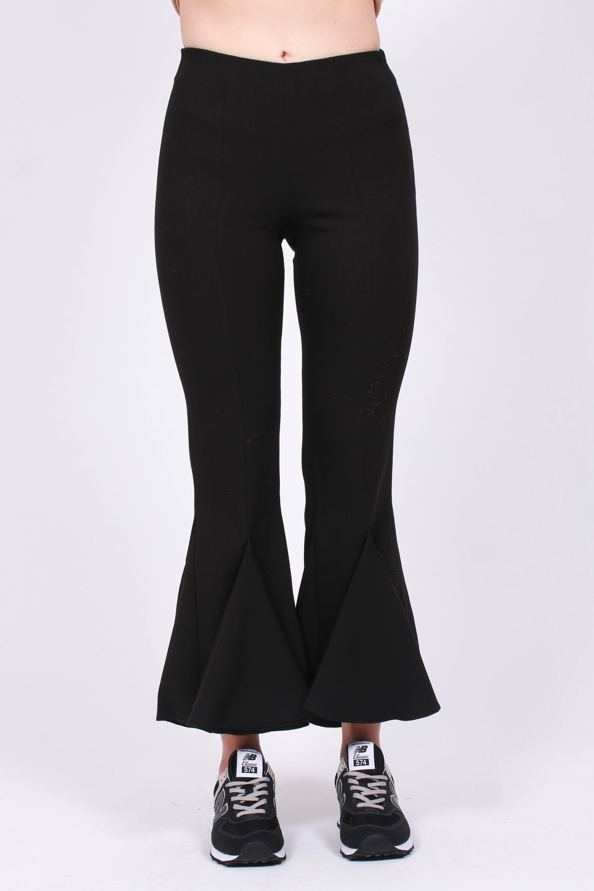 Ruffle Pants - Black - MAUD - Bukser & Shorts - VILLOID.no
