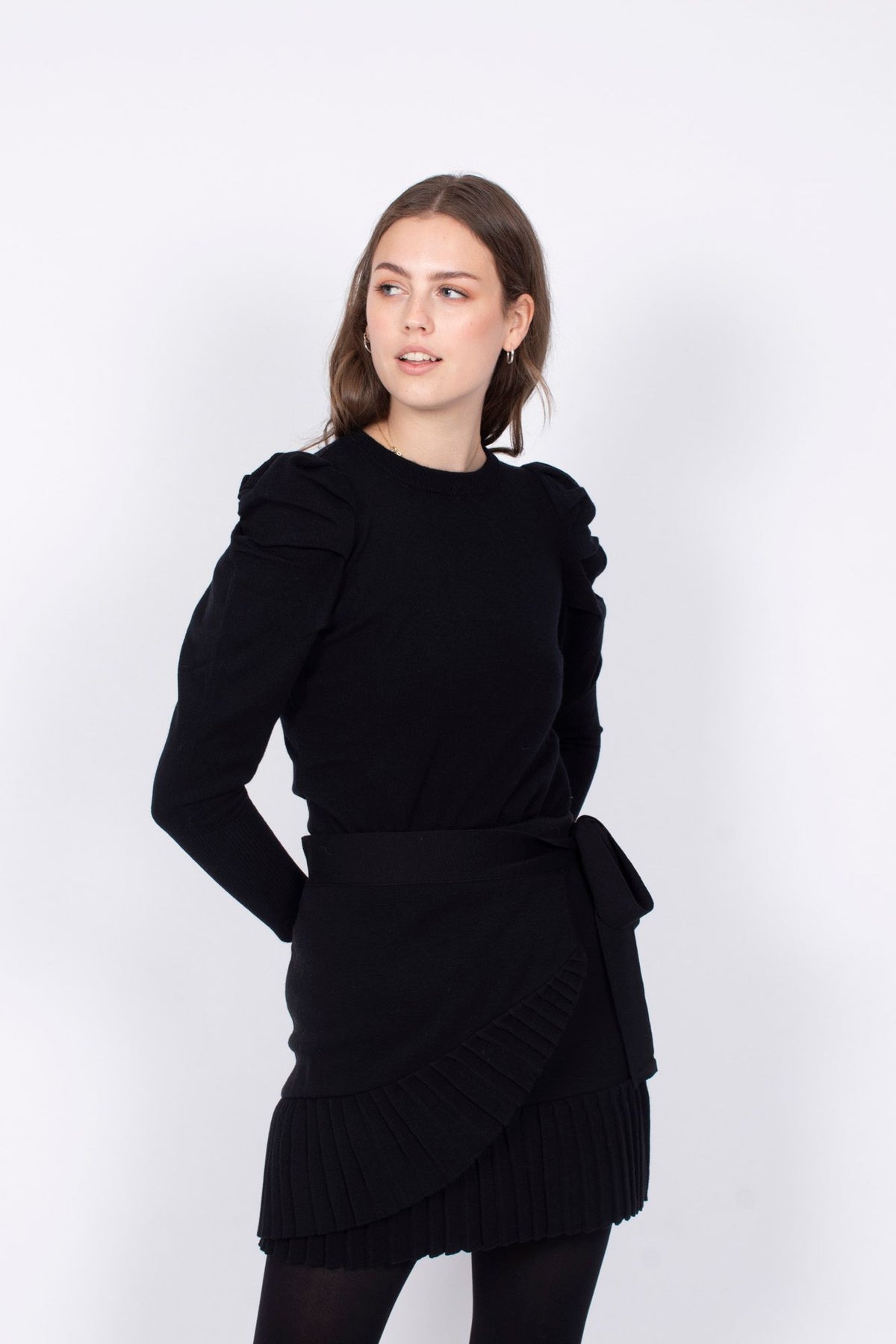 Luna Wool Sweater - Black - Ella & il - Gensere - VILLOID.no