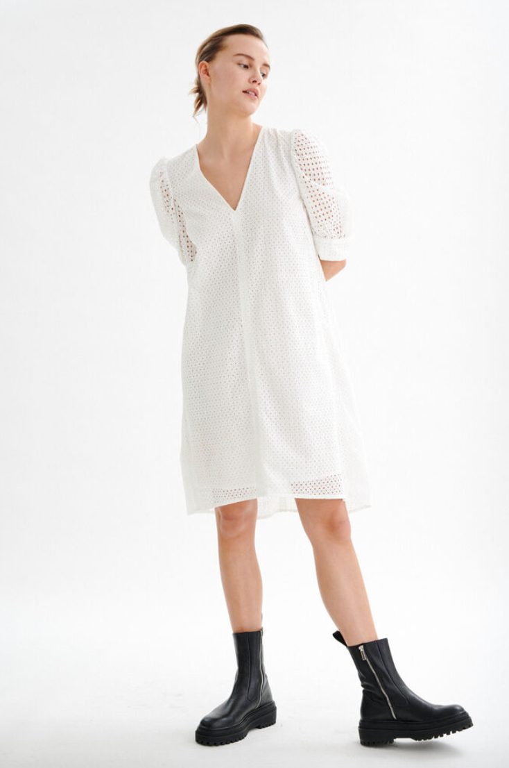 DebbyIW Dress - Pure White - InWear - Kjoler - VILLOID.no