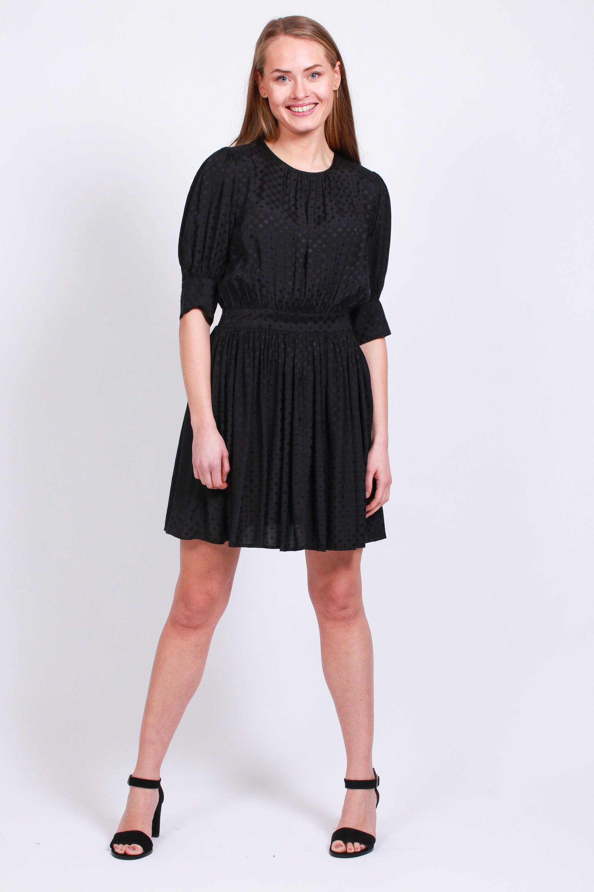 Satin Jacquard Mini Dress - Black - ByTimo - Kjoler - VILLOID.no