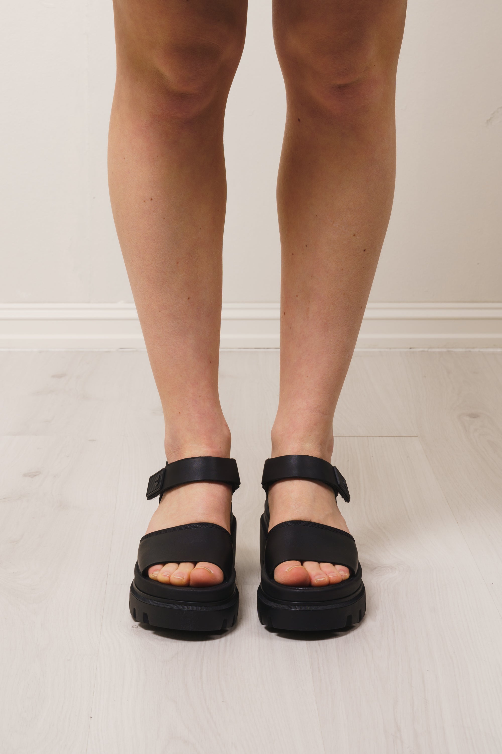 Everleigh Backstrap Sandal - Black