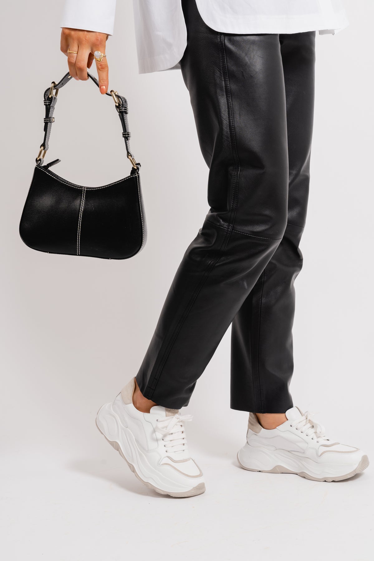 Núnoo Vesker Juno Florence Black Villoid - Main Image