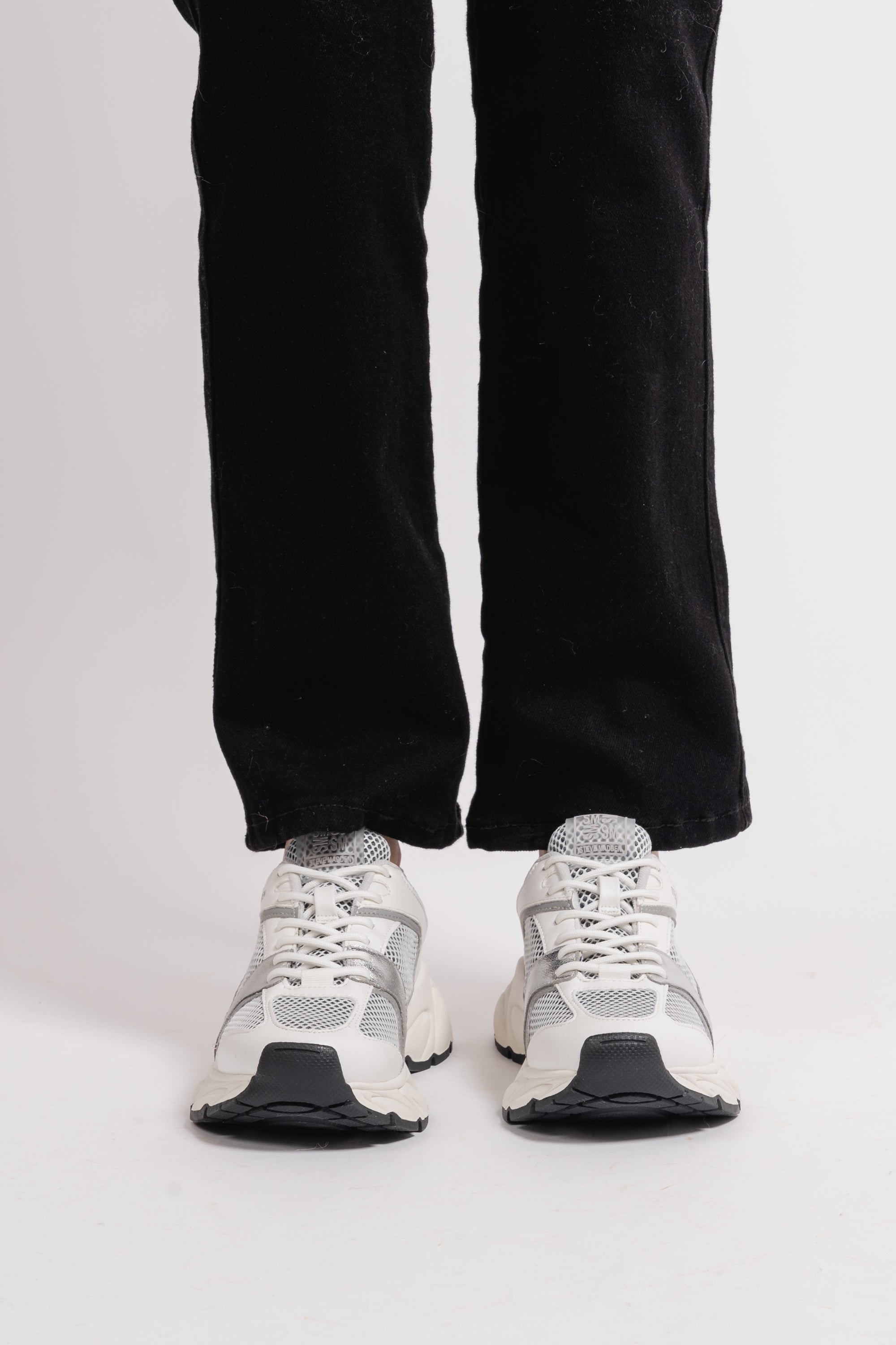 Standout - White/Sil