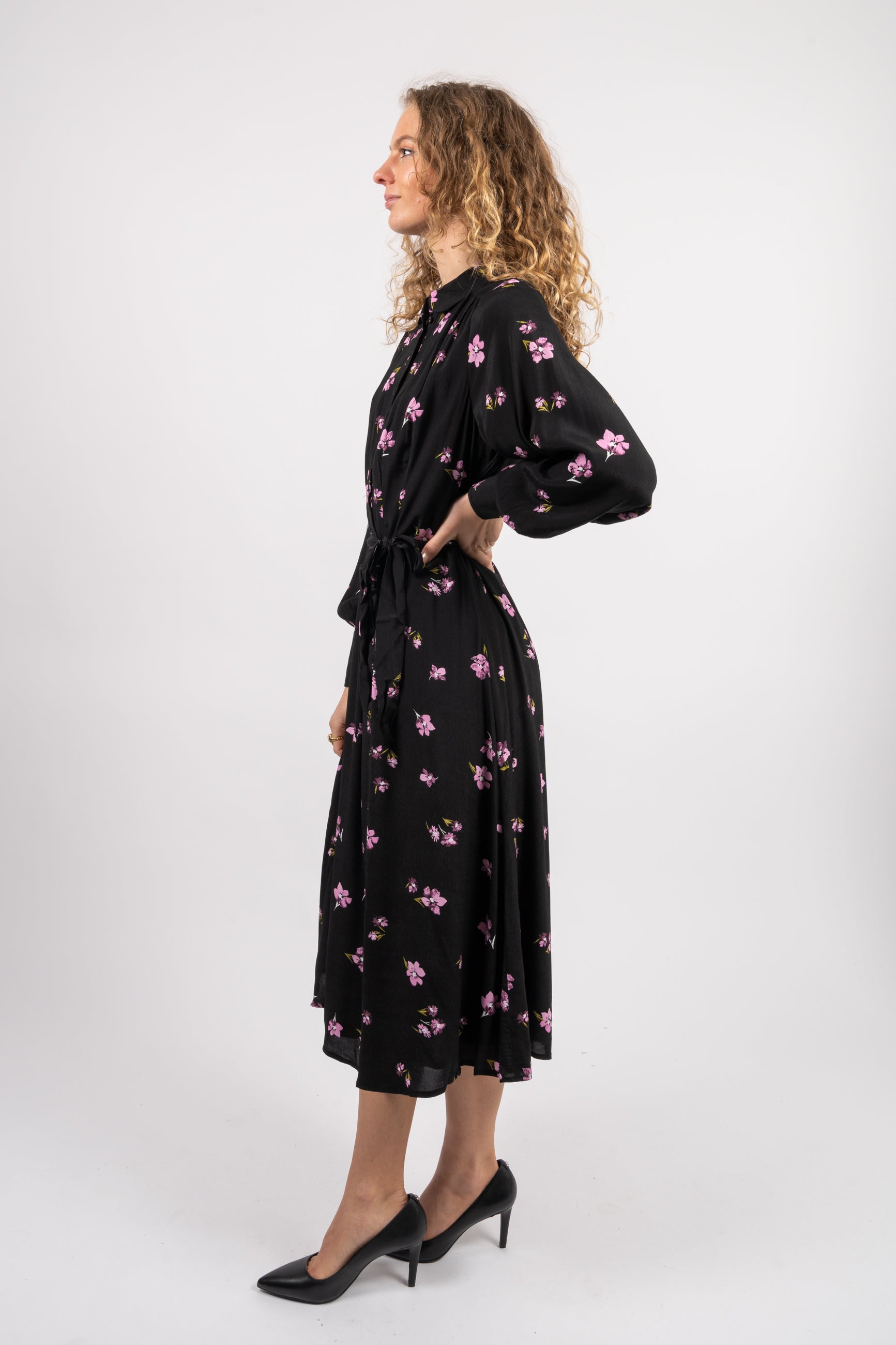 Walda Ls Aop Midi Dress - Black W/Cyclamen Flower