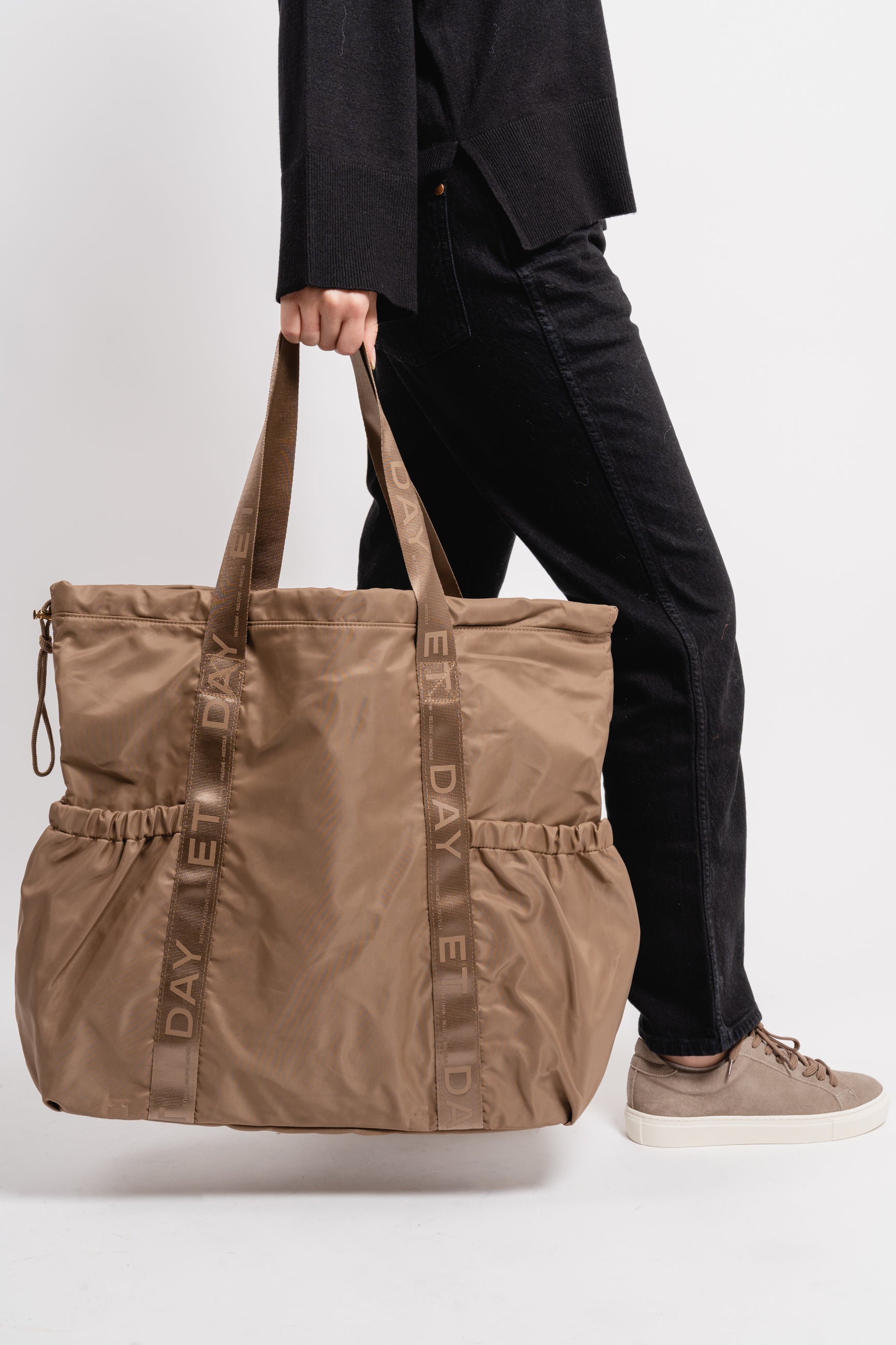 Day Re-Logo Band Crease Bag - Caribou