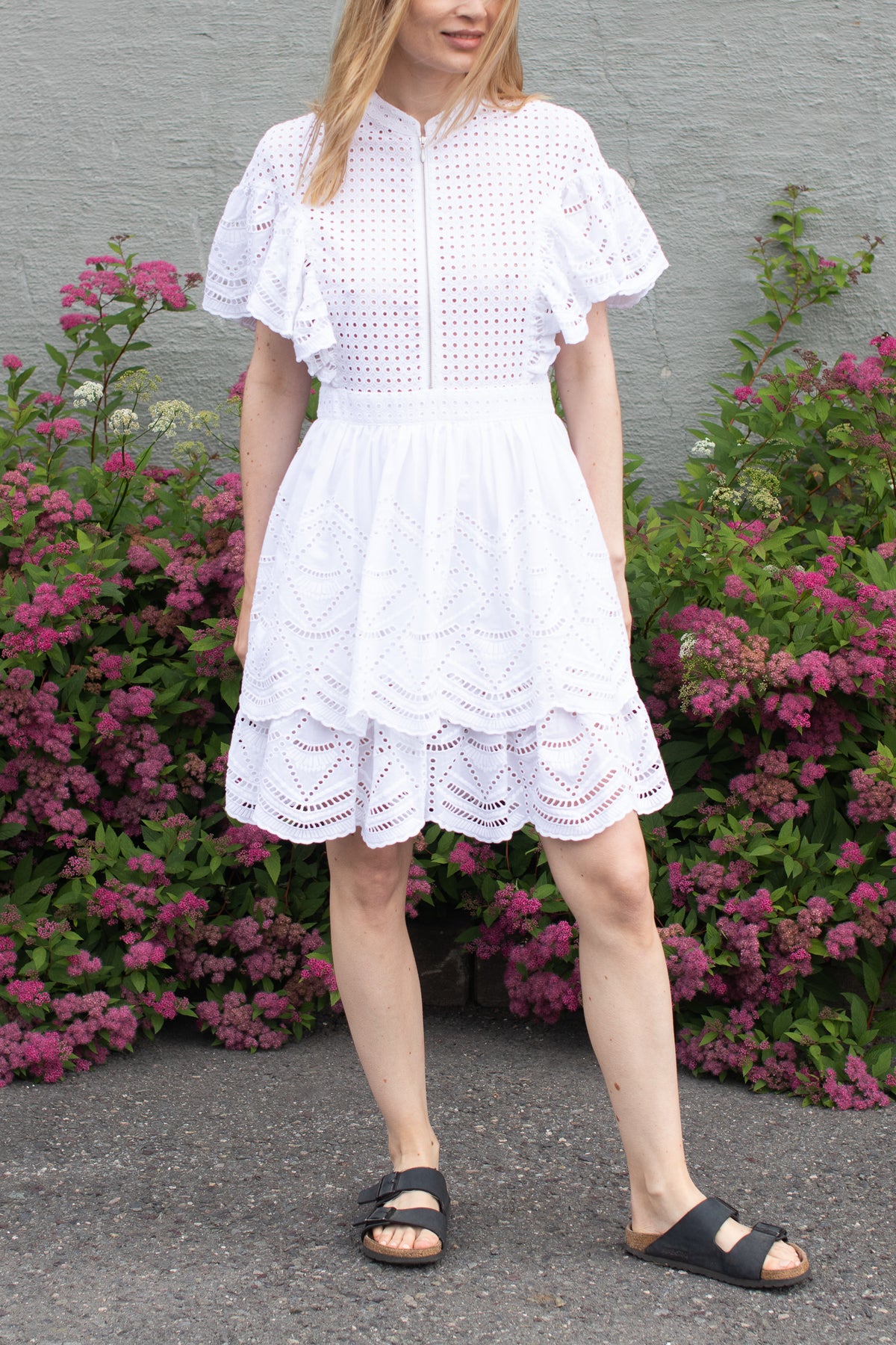 Zip Up Lace Dress - White - MAUD - Kjoler - VILLOID.no