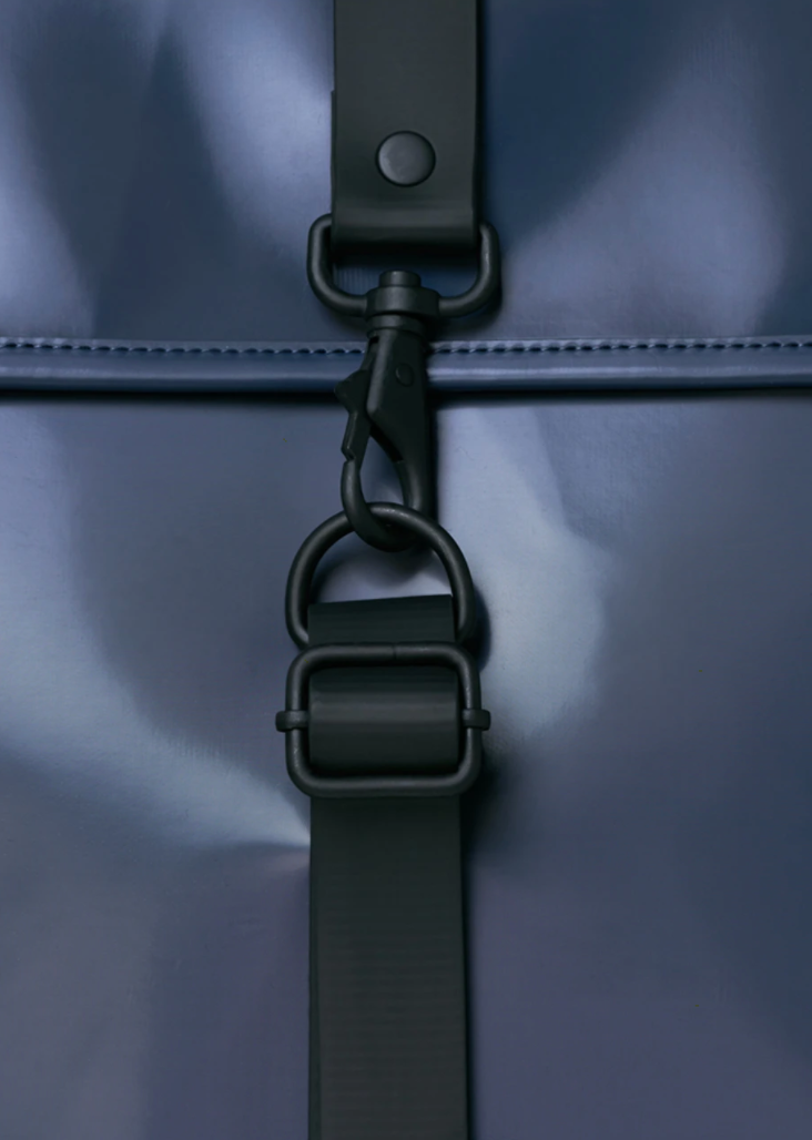 Rucksack - Shiny Blue - Rains - Tilbehør - VILLOID.no
